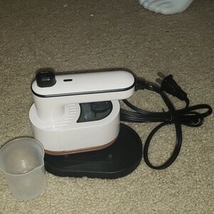 1 pc portable mini travel steam iron.  2 in 1 ironing machine with rotating and